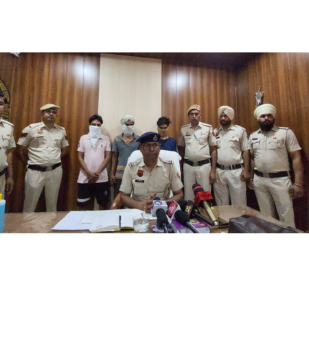 पुलिस ने घर में तोडफ़ोड़ करने व बाईक जलाने के तीन आरोपियों को पकड़ा