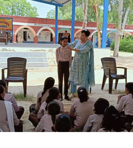 महिला जागरूकता टीम ने धारनियां विद्यालय में सेमिनार लगाकर छात्र-छात्राओं को किया जागरूक